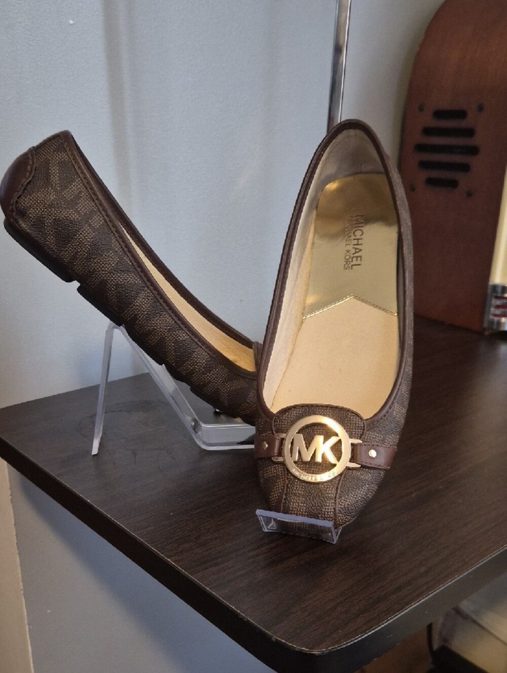 Michael Kors Brown Monogram Logo Ballet Flats with Gold MK Emblem - Picture 2 of 3